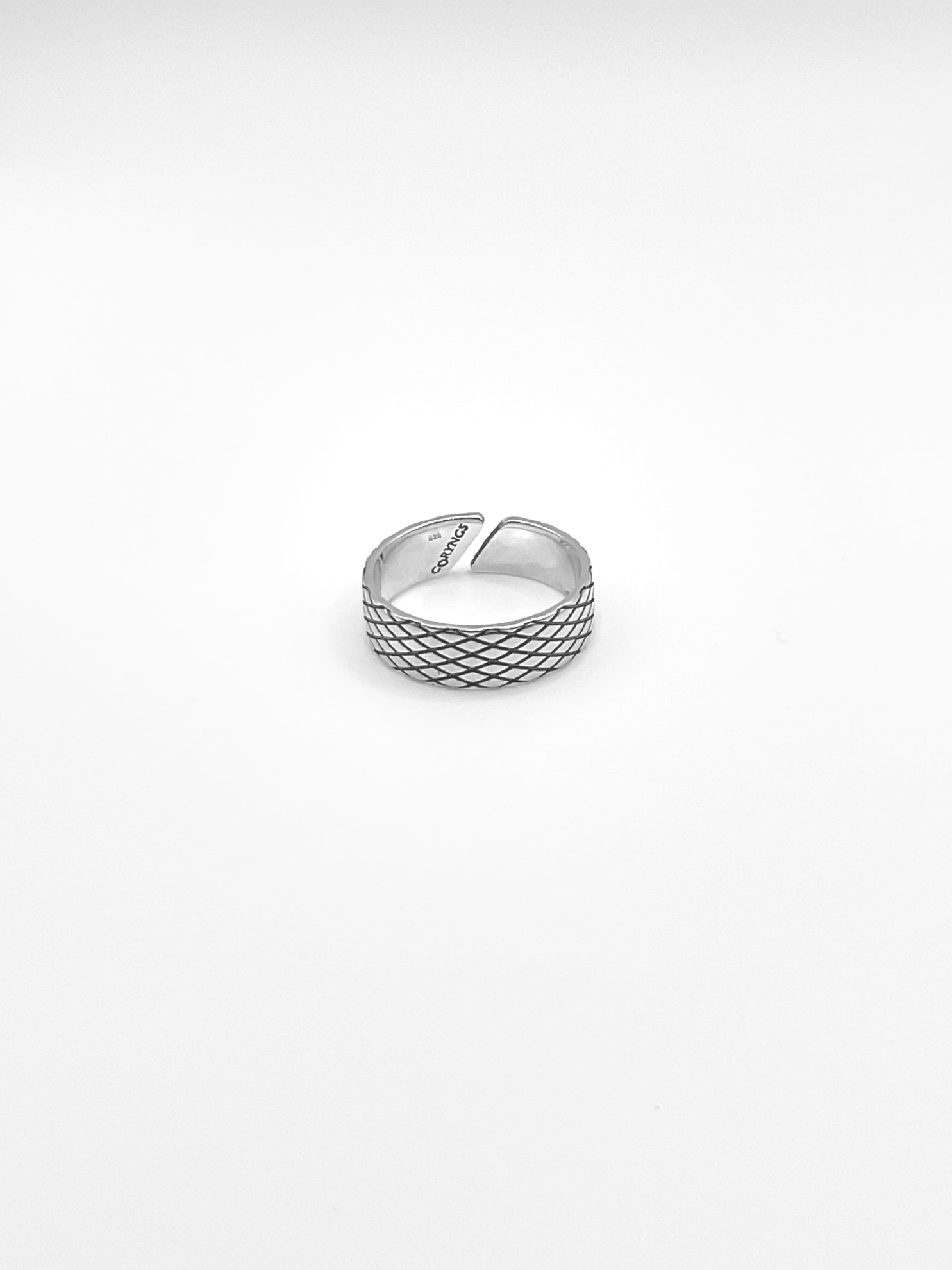 Produktfoto Eternal Mesh Ring verstellbar liegend schraeg fotografiert