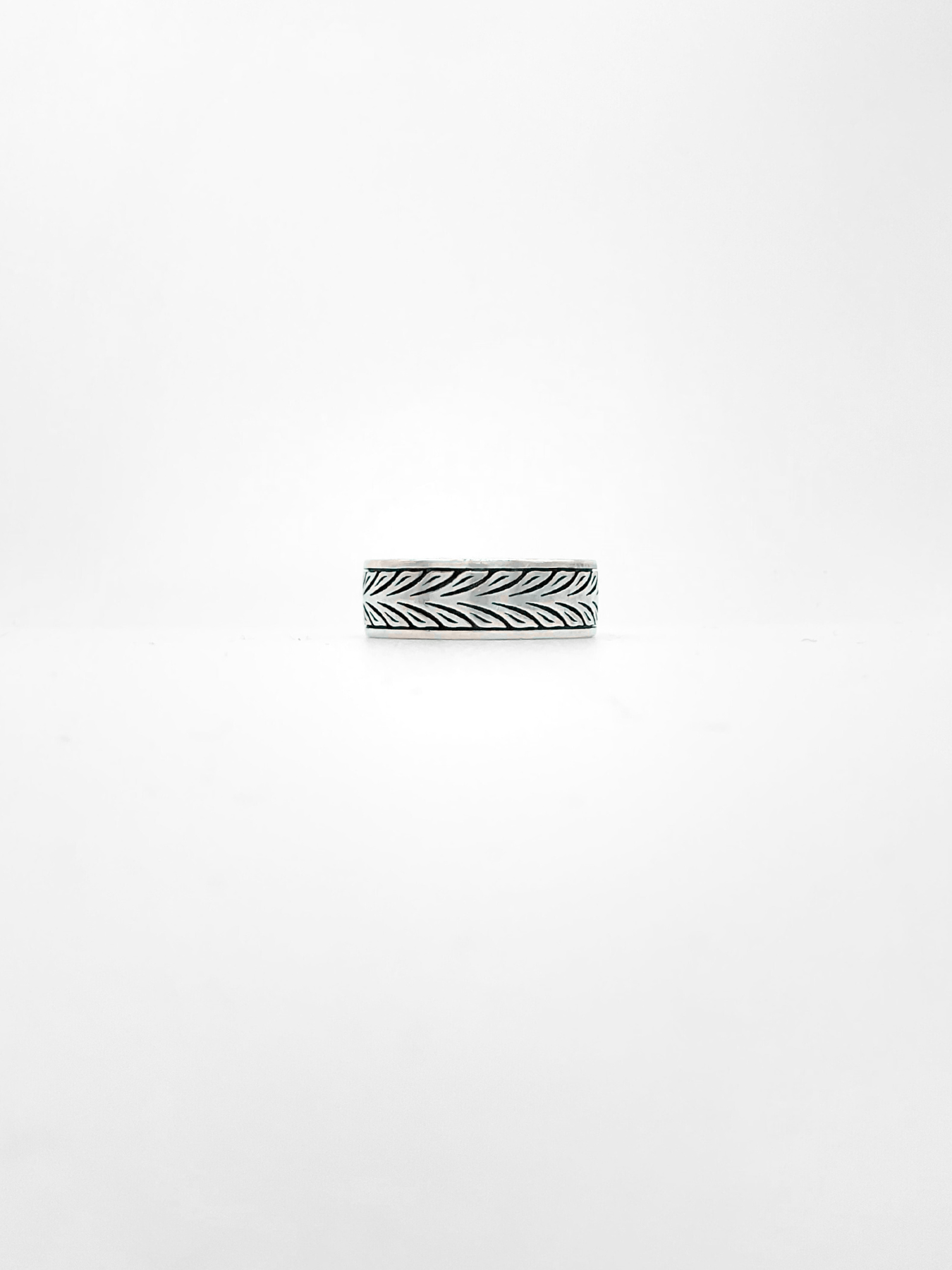 Twin Leafs Silberring Produktfoto Horizontal gerade Fotografiert